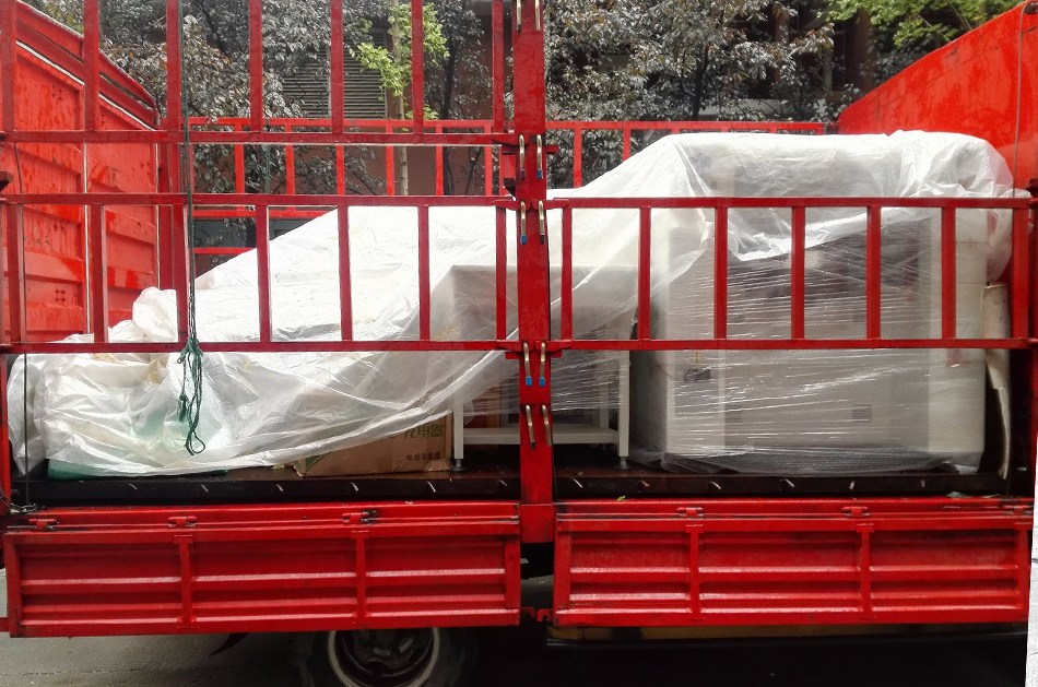 山東客戶SMT設(shè)備專車送貨，貨到上門安裝調(diào)試