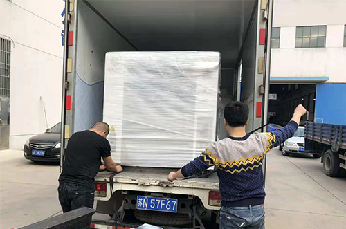 蘇州客戶SMT設(shè)備專車送貨，貨到上門安裝調(diào)試